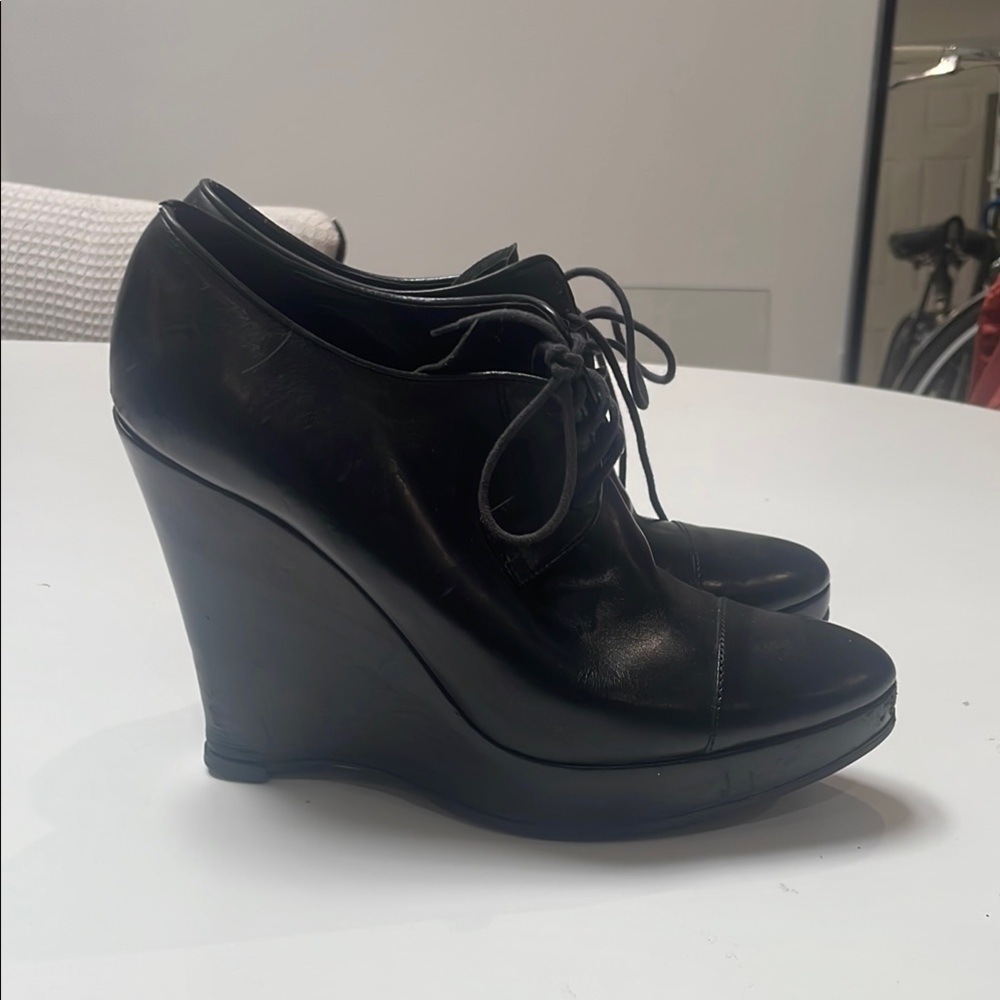 Jil Sander Black Wedge Shoes Sleek Design